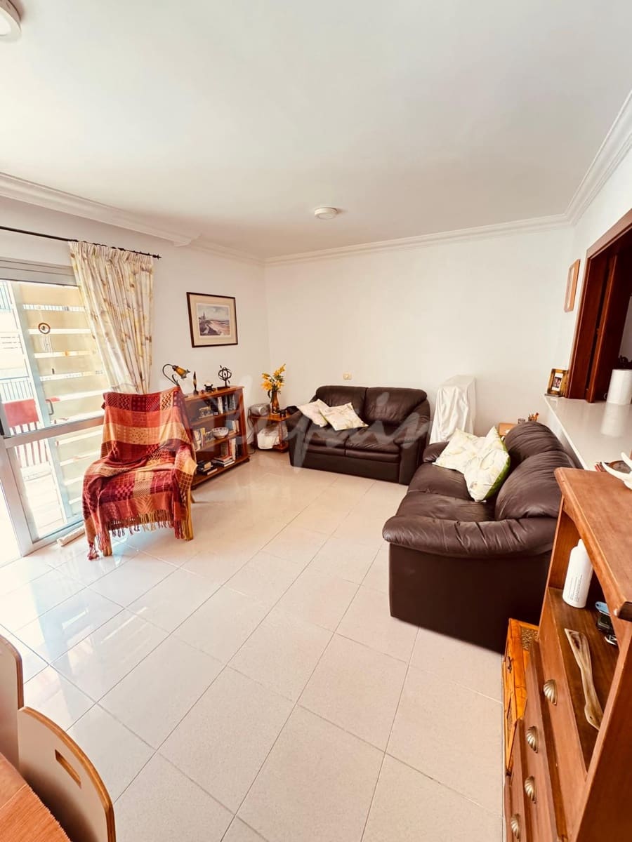 1 bedroom Apartment for sale in Los Cristianos with pool - € 260,000 (Ref: 8942191)