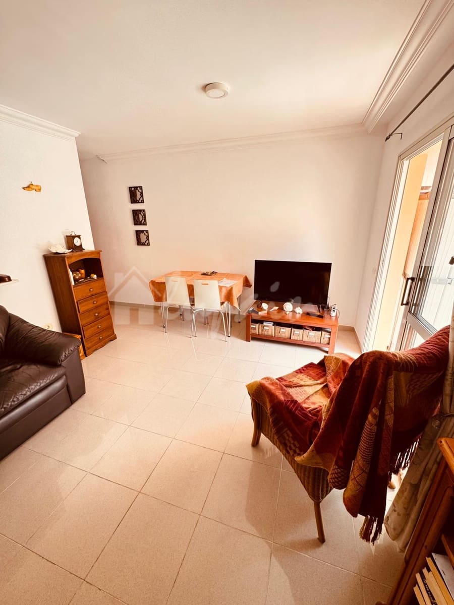 1 bedroom Apartment for sale in Los Cristianos with pool - € 260,000 (Ref: 8942191)