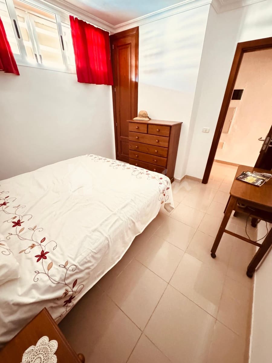 1 bedroom Apartment for sale in Los Cristianos with pool - € 260,000 (Ref: 8942191)