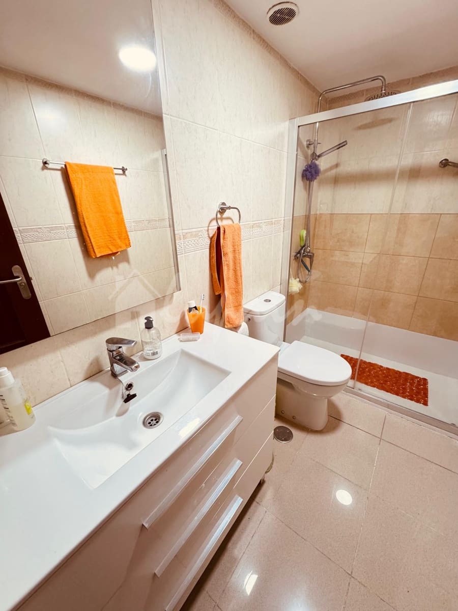 1 bedroom Apartment for sale in Los Cristianos with pool - € 260,000 (Ref: 8942191)