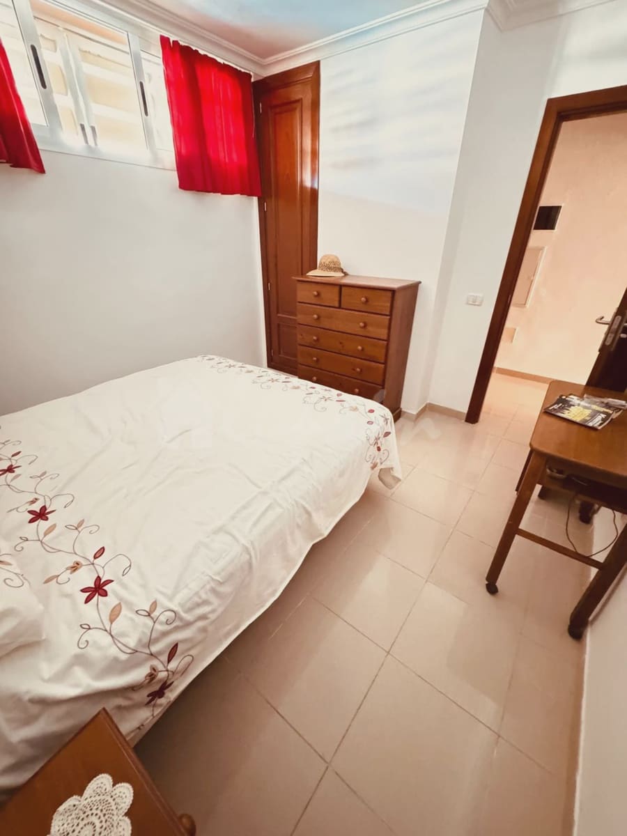 1 soverom Leilighet til salgs i Los Cristianos med svømmebasseng - € 260 000 (Ref: 8942191)