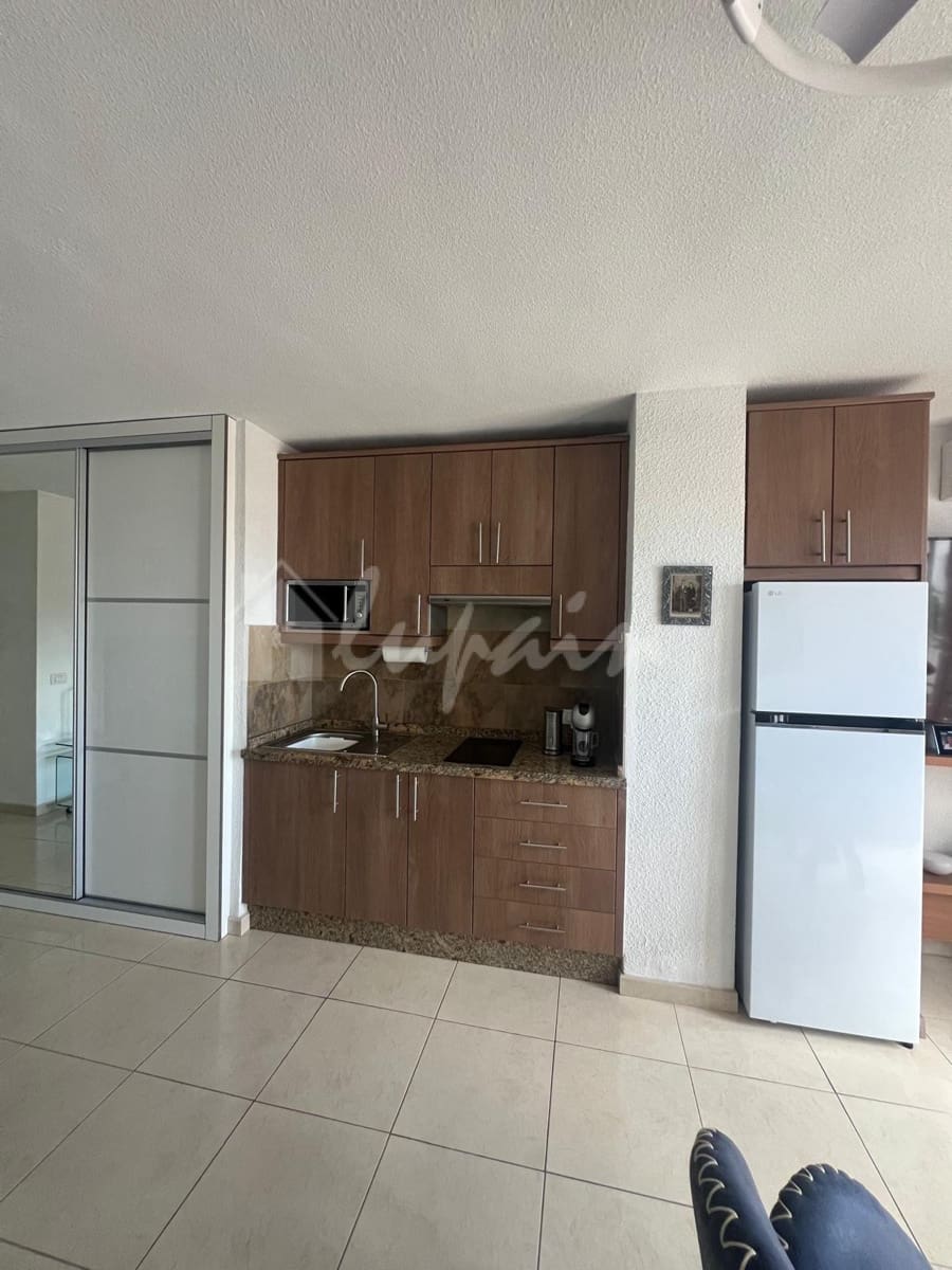 Studio for sale in Los Cristianos with pool - € 205,000 (Ref: 8983457)