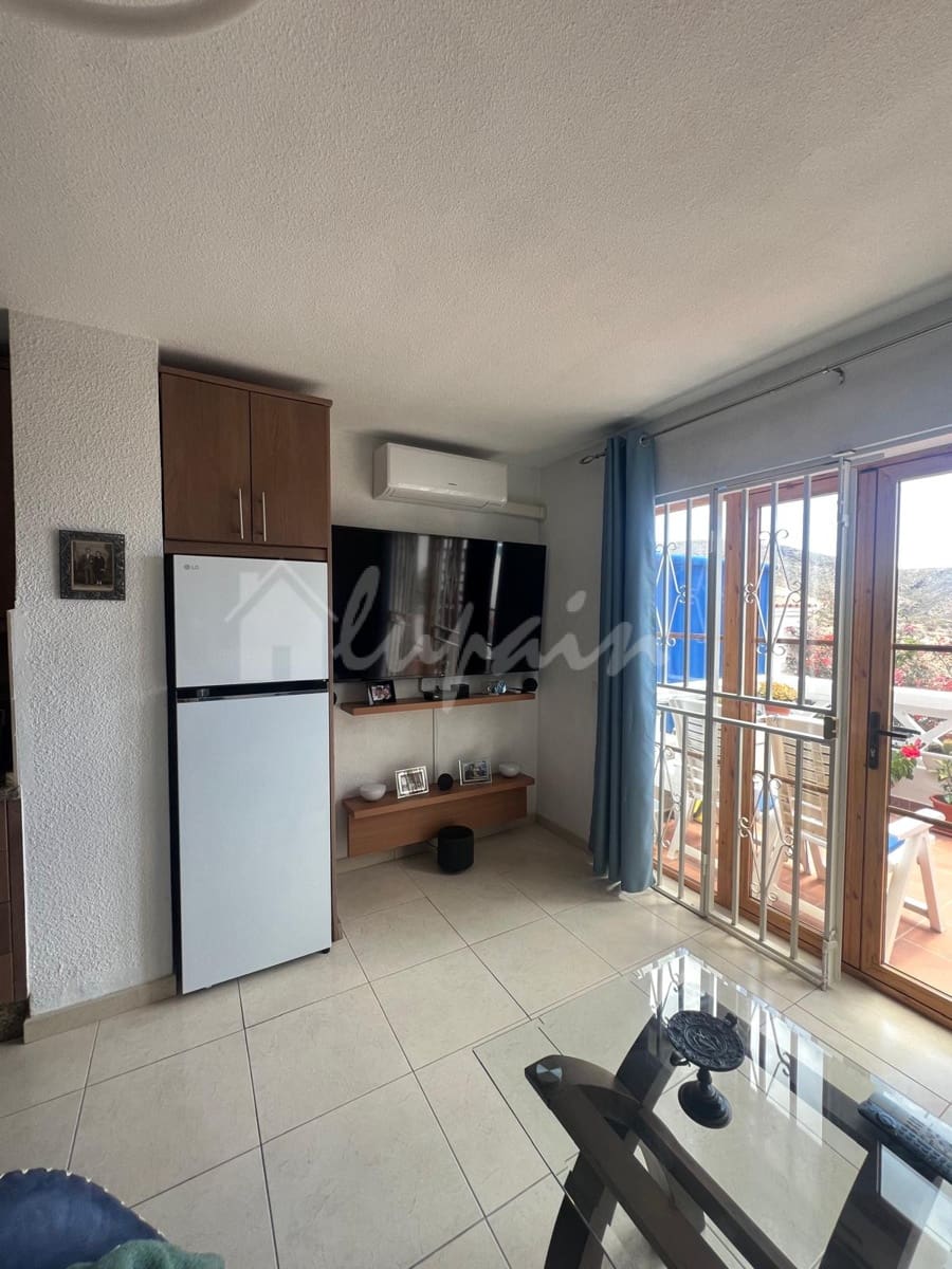 Studio for sale in Los Cristianos with pool - € 205,000 (Ref: 8983457)
