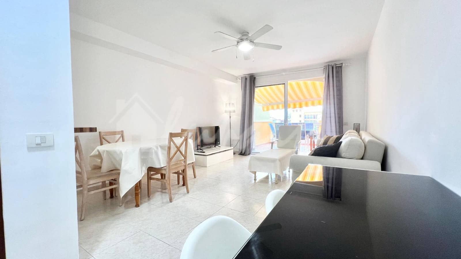 2 soveværelse Lejlighed til salg i Los Cristianos med swimmingpool - € 440.000 (Ref: 9002443)