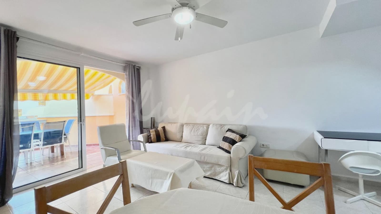 2 quarto Apartamento para venda em Los Cristianos com piscina - 440 000 € (Ref: 9002443)