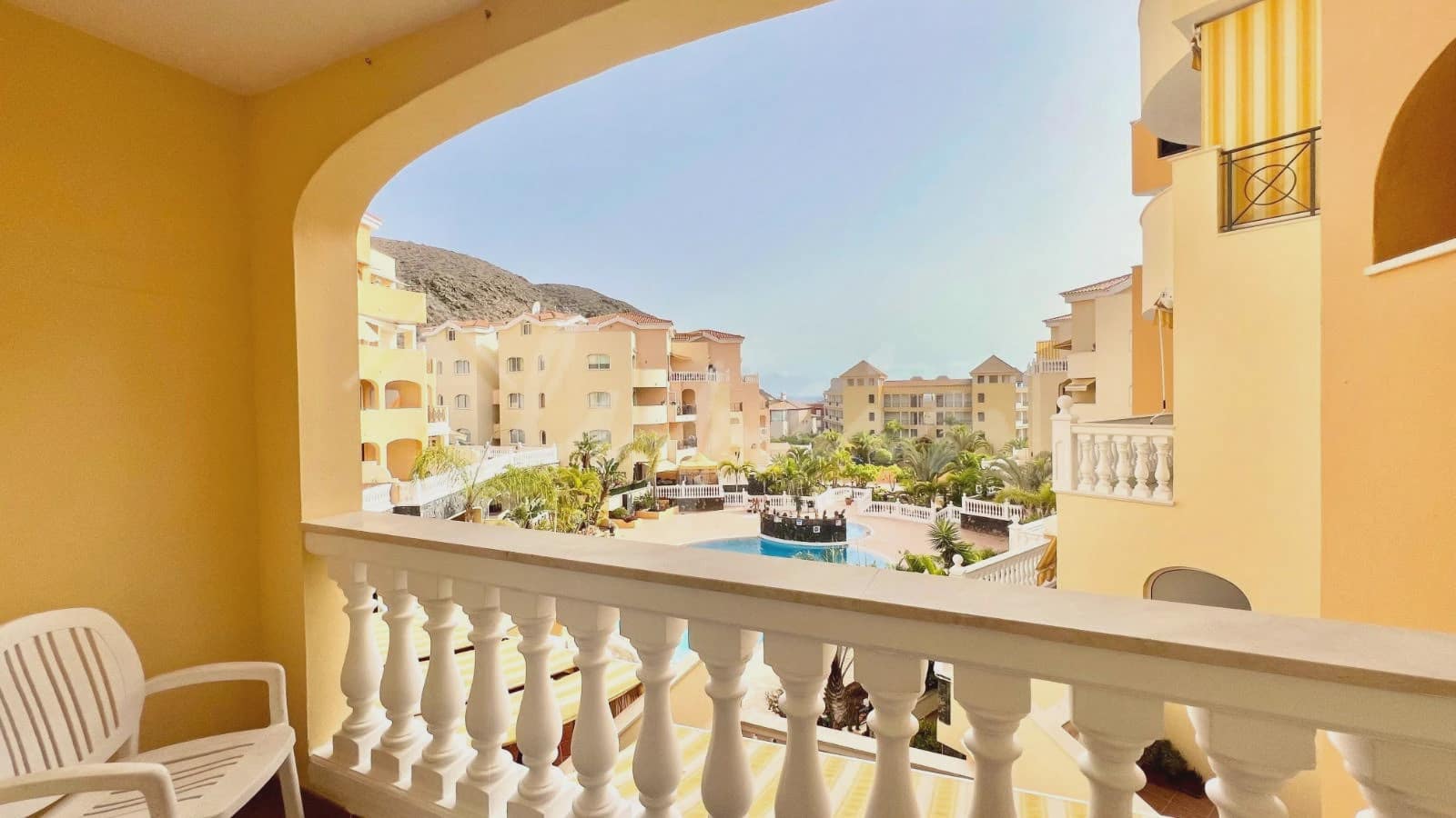 2 quarto Apartamento para venda em Los Cristianos com piscina - 440 000 € (Ref: 9002443)