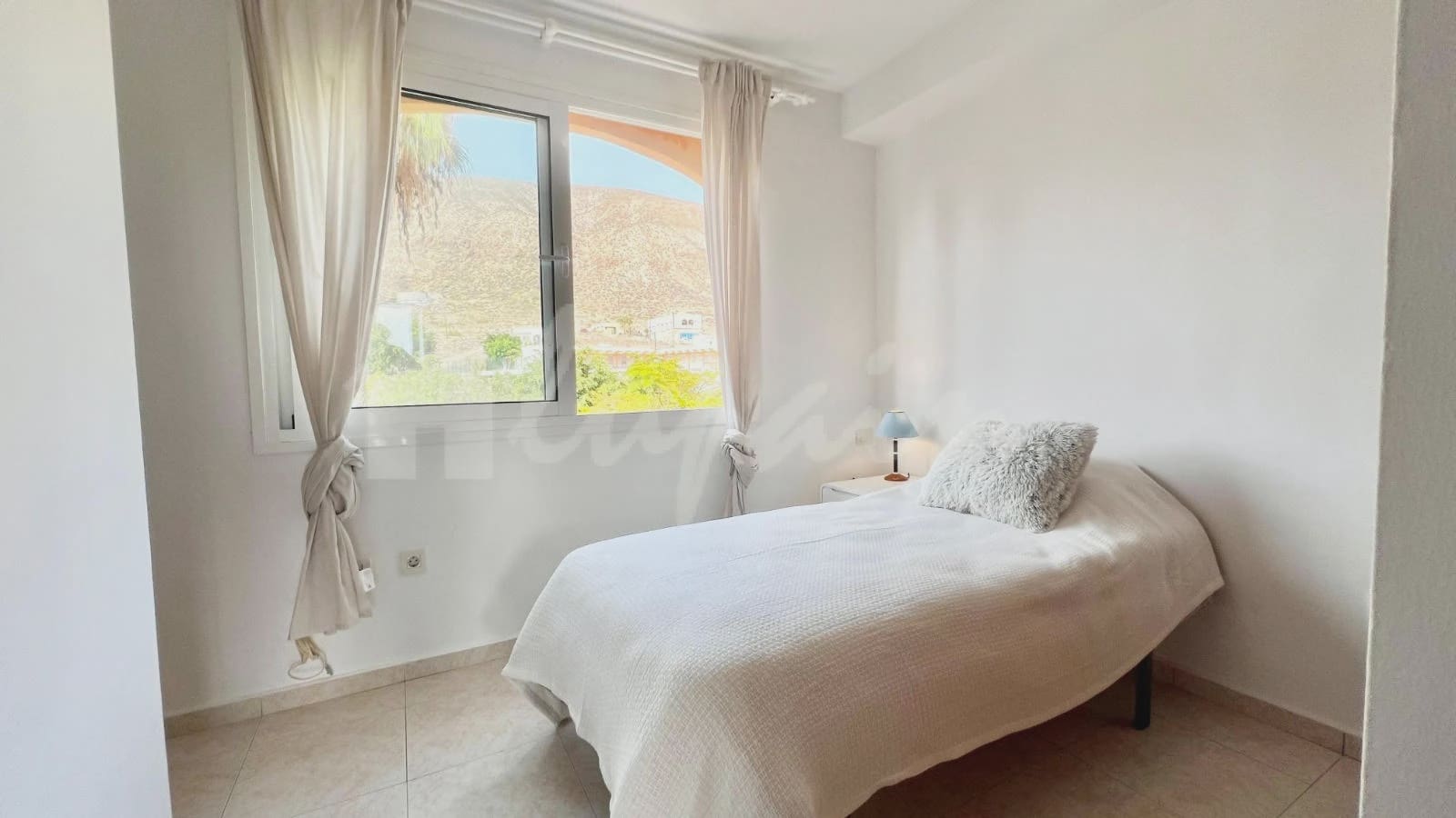 2 quarto Apartamento para venda em Los Cristianos com piscina - 440 000 € (Ref: 9002443)