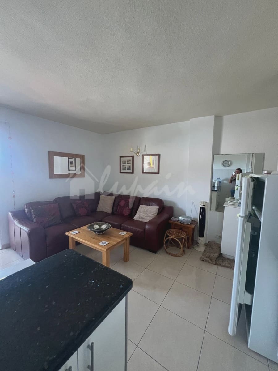 1 bedroom Apartment for sale in Los Cristianos with pool - € 280,000 (Ref: 9031249)