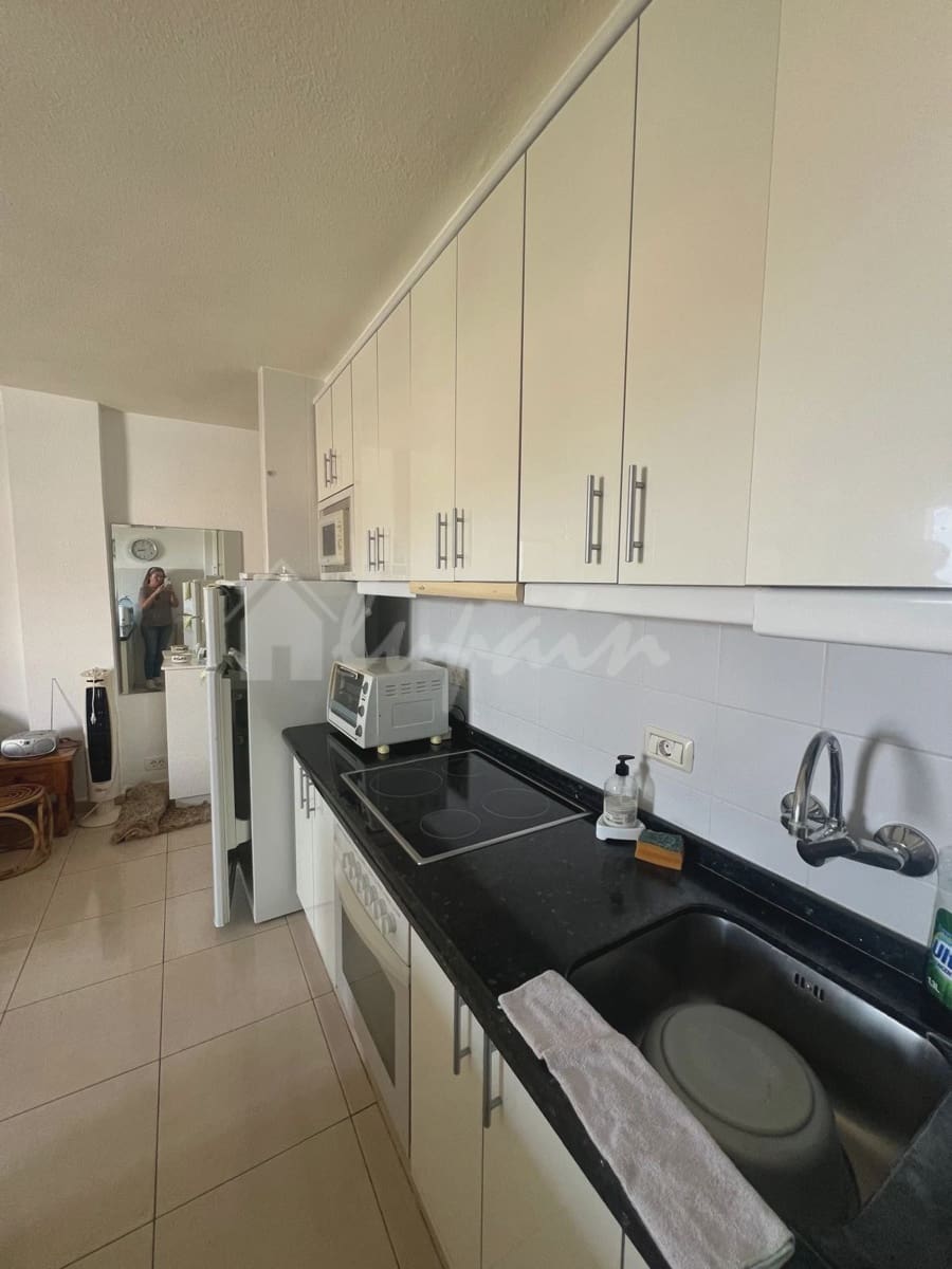 1 bedroom Apartment for sale in Los Cristianos with pool - € 280,000 (Ref: 9031249)
