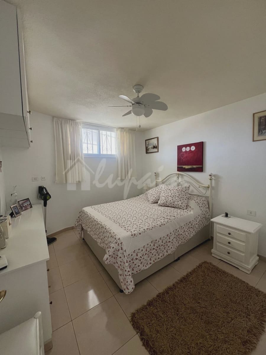 1 bedroom Apartment for sale in Los Cristianos with pool - € 280,000 (Ref: 9031249)