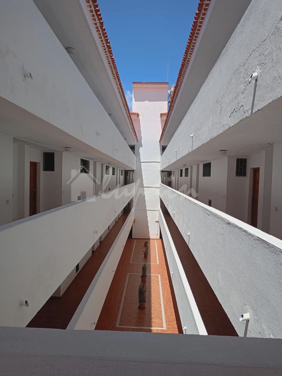 Studio te koop in Los Cristianos met zwembad - € 215.000 (Ref: 9036010)