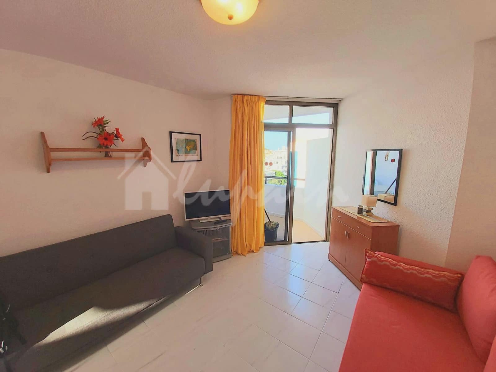 Studio te koop in Los Cristianos met zwembad - € 215.000 (Ref: 9036010)