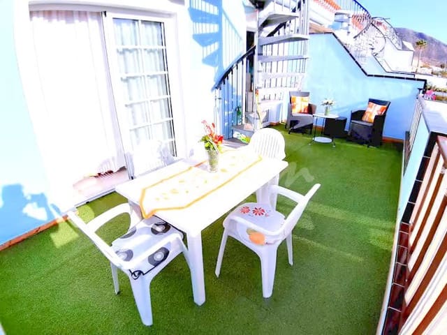 1 sypialnia Penthouse na sprzedaż w Los Cristianos, Arona z basenem - 315 000 € (Ref: 9066970)