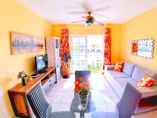 1 sypialnia Penthouse na sprzedaż w Los Cristianos, Arona z basenem - 315 000 € (Ref: 9066970)