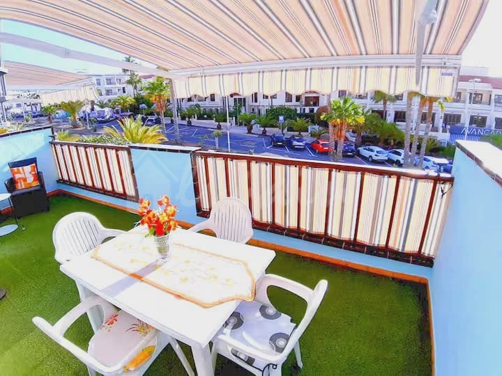 1 soveværelse Penthouse til salg i Los Cristianos med swimmingpool - € 315.000 (Ref: 9066970)