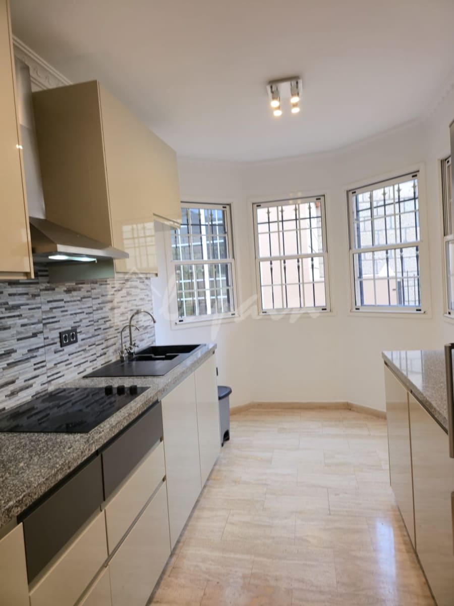 3 soveværelse Byhus til salg i Chayofa - € 480.000 (Ref: 9072709)