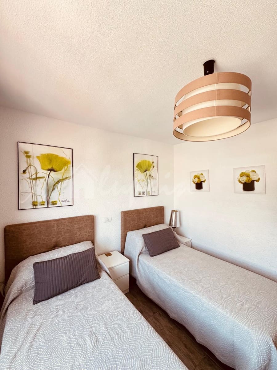 2 soverom Leilighet til salgs i Los Cristianos med svømmebasseng - € 425 000 (Ref: 9101726)