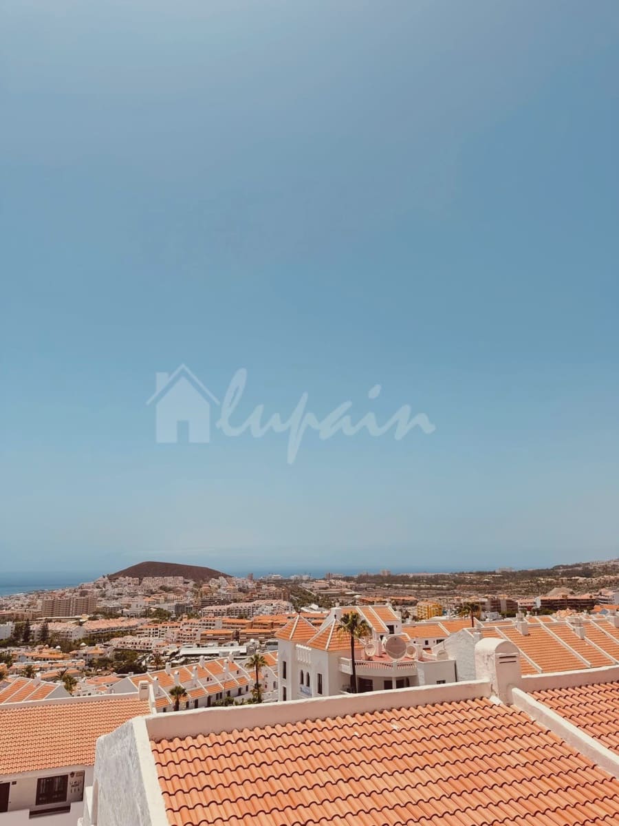 2 quarto Apartamento para venda em Los Cristianos com piscina - 425 000 € (Ref: 9101726)