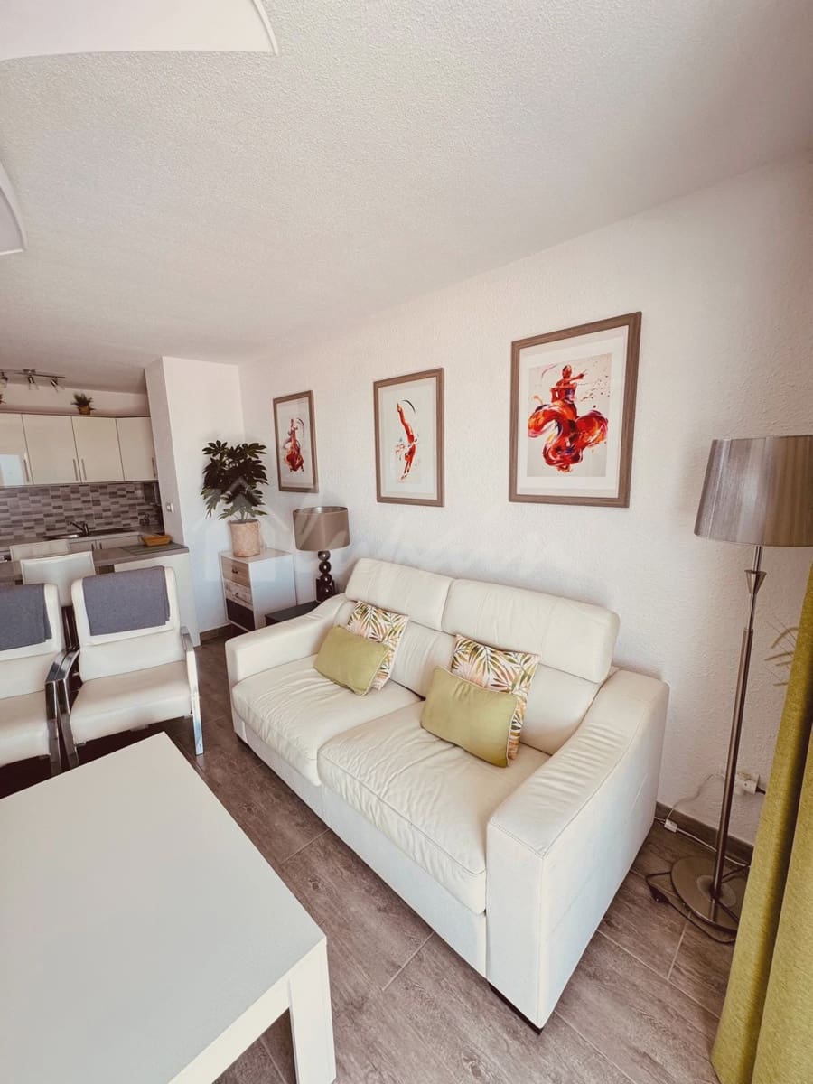 2 quarto Apartamento para venda em Los Cristianos com piscina - 425 000 € (Ref: 9101726)