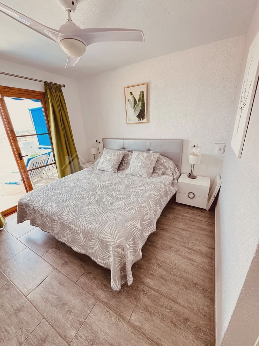 2 quarto Apartamento para venda em Los Cristianos com piscina - 425 000 € (Ref: 9101726)
