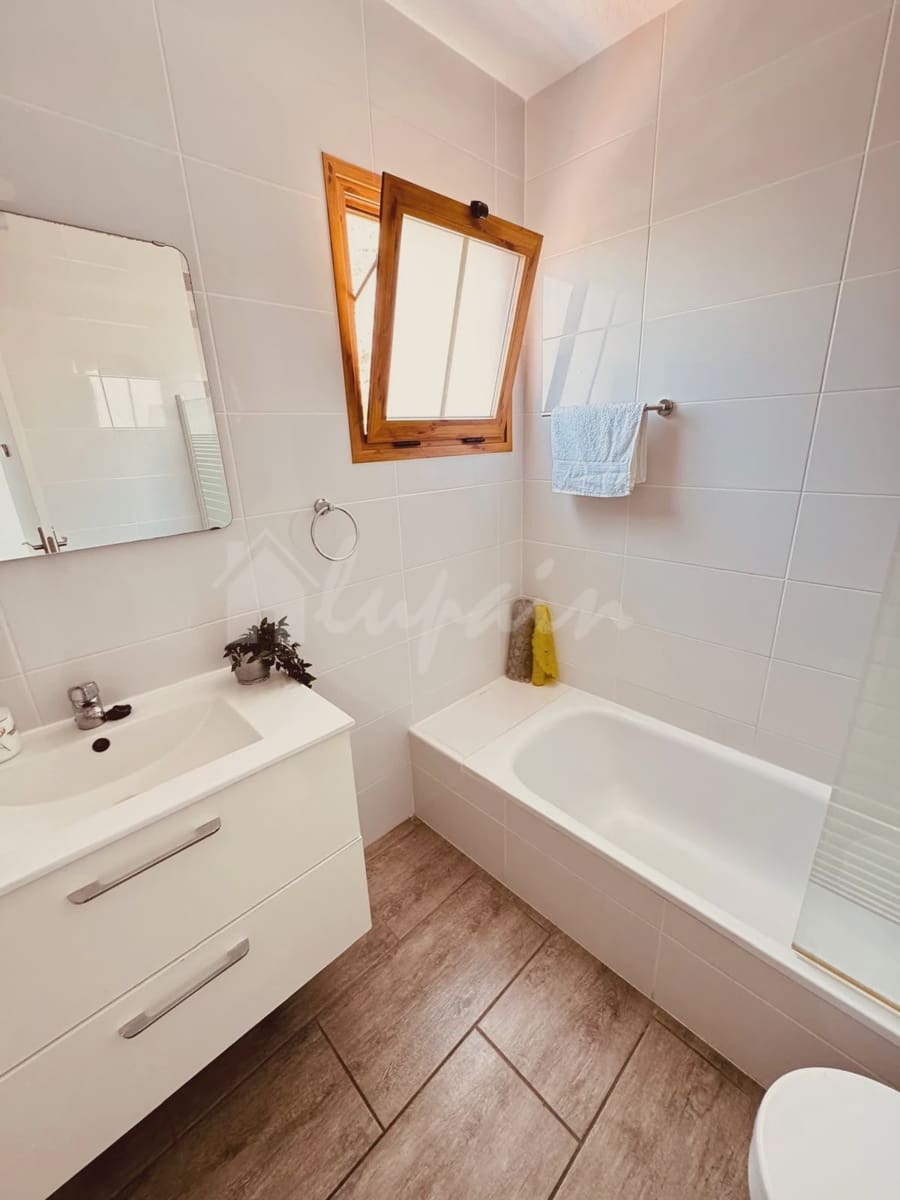 2 quarto Apartamento para venda em Los Cristianos com piscina - 425 000 € (Ref: 9101726)