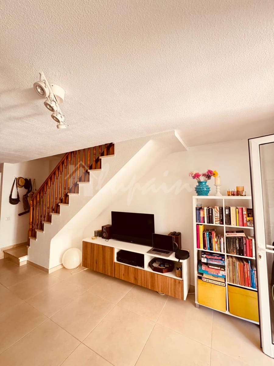 2 soveværelse Byhus til salg i Playa de las Americas med swimmingpool - € 495.000 (Ref: 9111430)