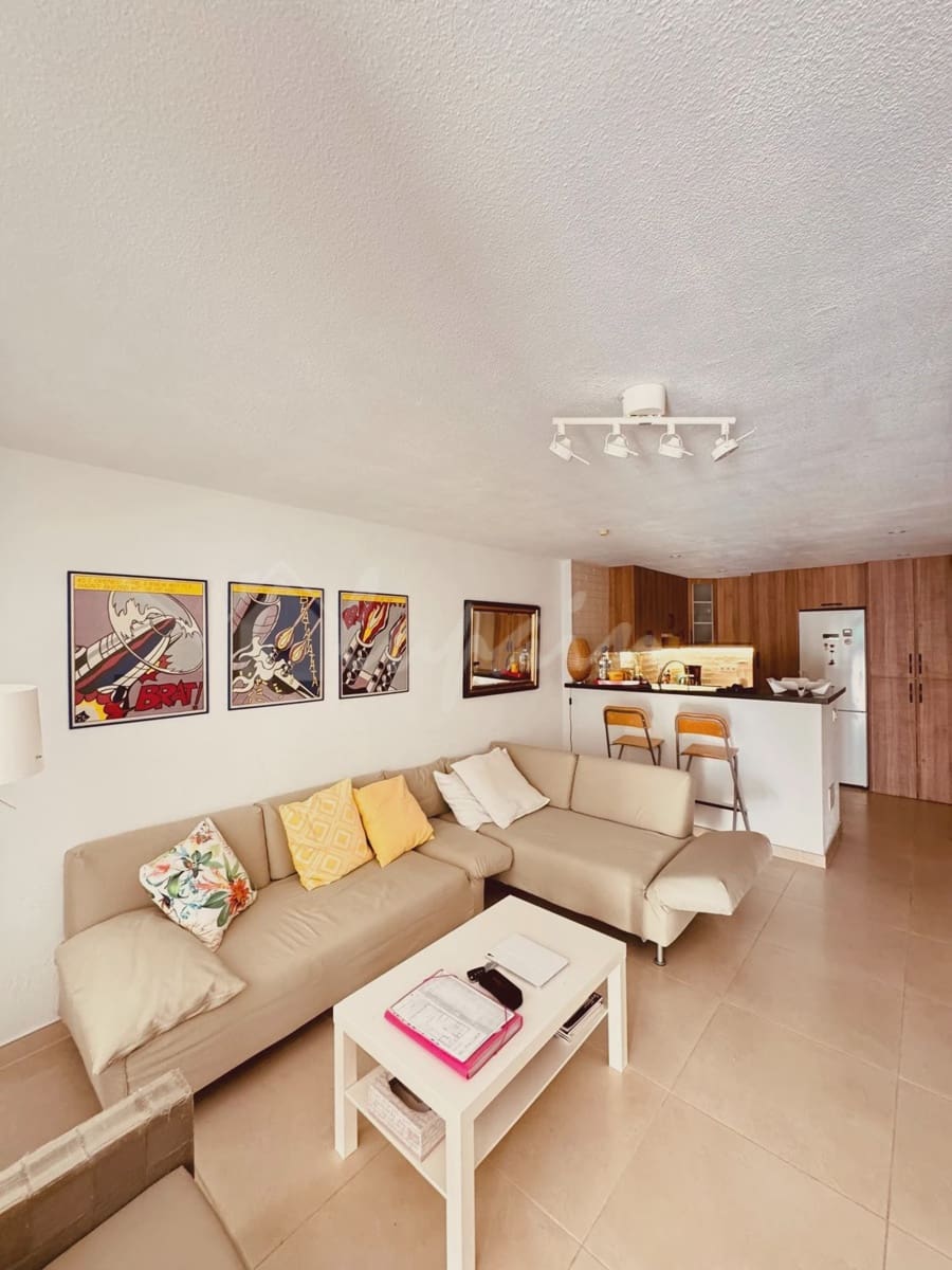 2 soveværelse Byhus til salg i Playa de las Americas med swimmingpool - € 495.000 (Ref: 9111430)