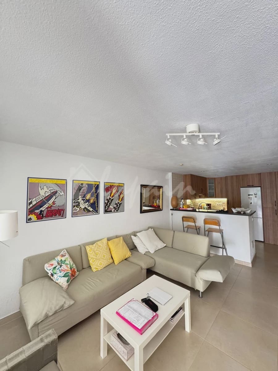 2 soveværelse Byhus til salg i Playa de las Americas med swimmingpool - € 495.000 (Ref: 9111430)