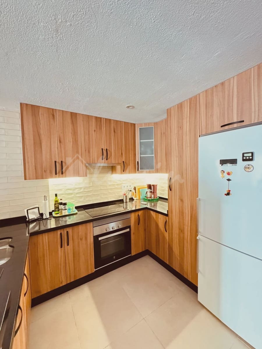 2 soveværelse Byhus til salg i Playa de las Americas med swimmingpool - € 495.000 (Ref: 9111430)