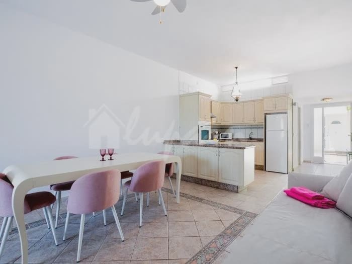 3 soveværelse Lejlighed til salg i Costa del Silencio med swimmingpool - € 280.000 (Ref: 9115478)