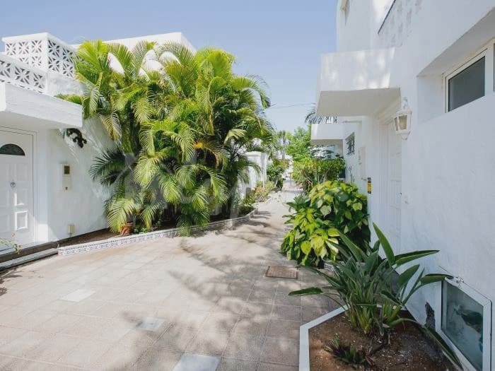 3 soveværelse Lejlighed til salg i Costa del Silencio med swimmingpool - € 280.000 (Ref: 9115478)