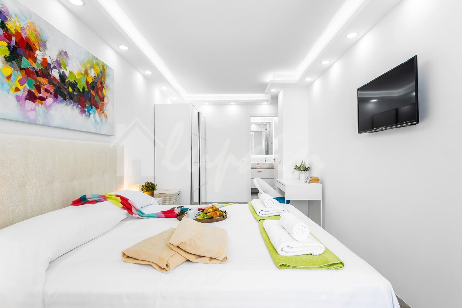 3 bedroom Penthouse for sale in Los Cristianos with pool - € 795,000 (Ref: 9131695)