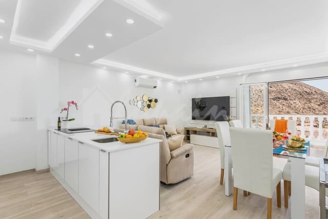 3 soveværelse Penthouse til salg i Los Cristianos, Arona med swimmingpool - € 795.000 (Ref: 9131695)