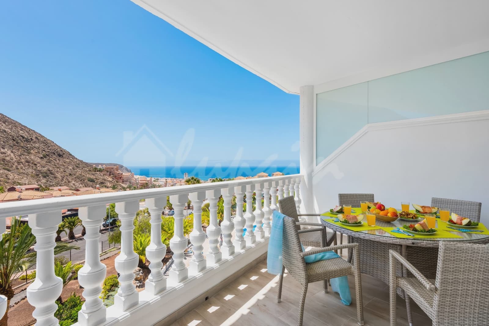 3 soveværelse Penthouse til salg i Los Cristianos med swimmingpool - € 795.000 (Ref: 9131695)