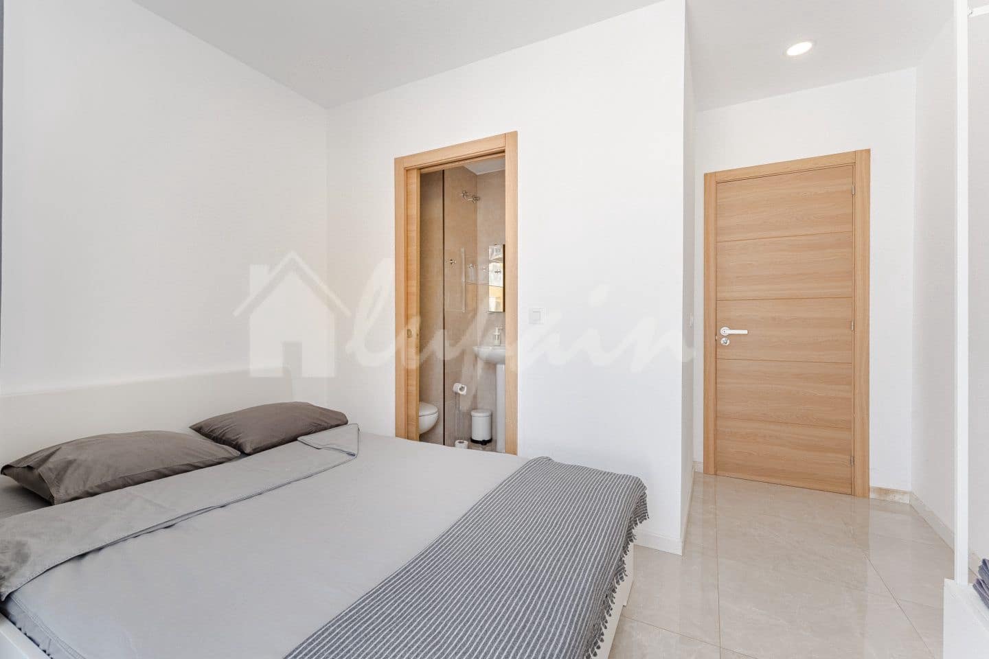 5 bedroom Business for sale in Los Cristianos - € 1,398,000 (Ref: 9146286)