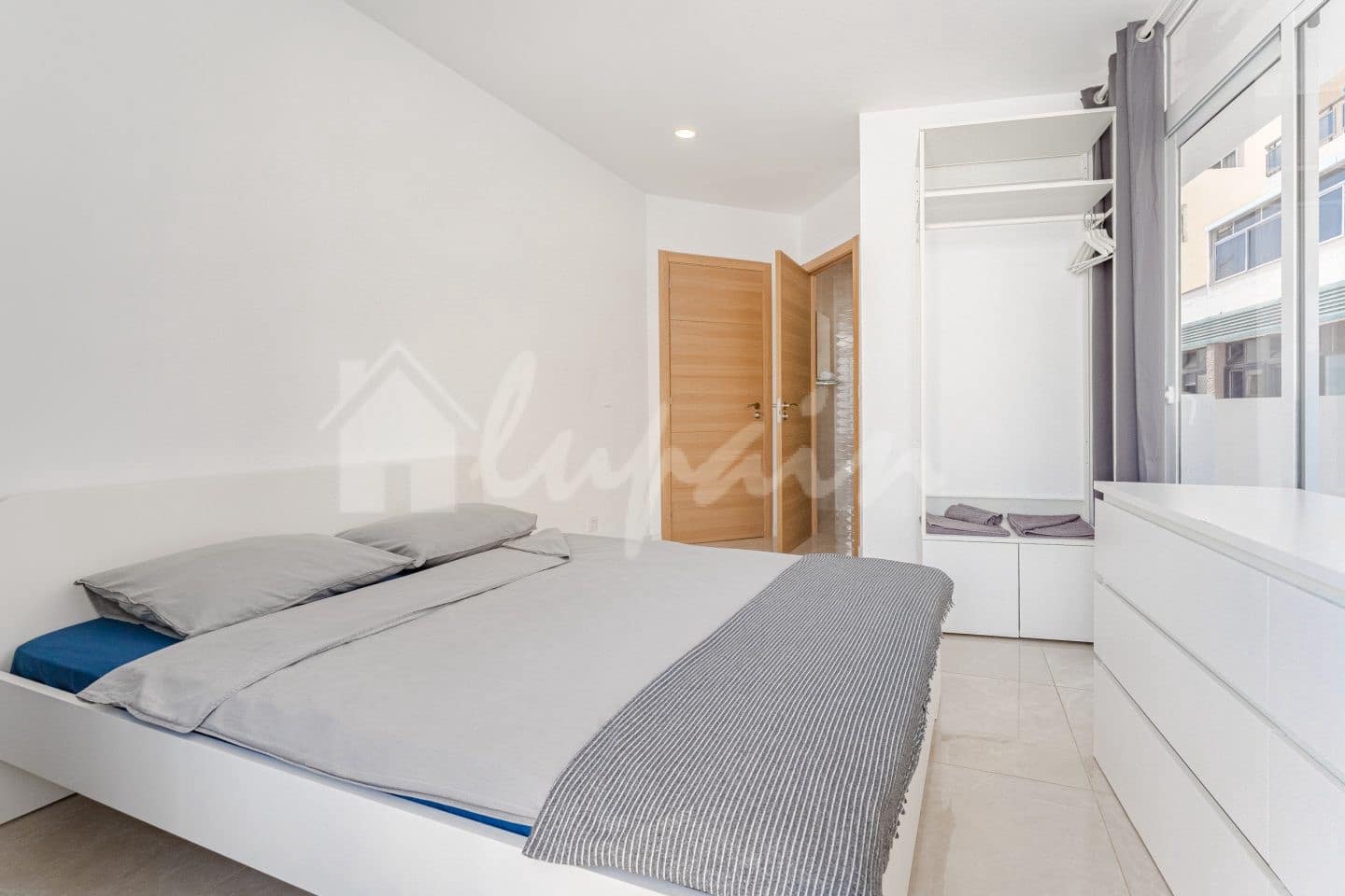 5 bedroom Business for sale in Los Cristianos - € 1,398,000 (Ref: 9146286)