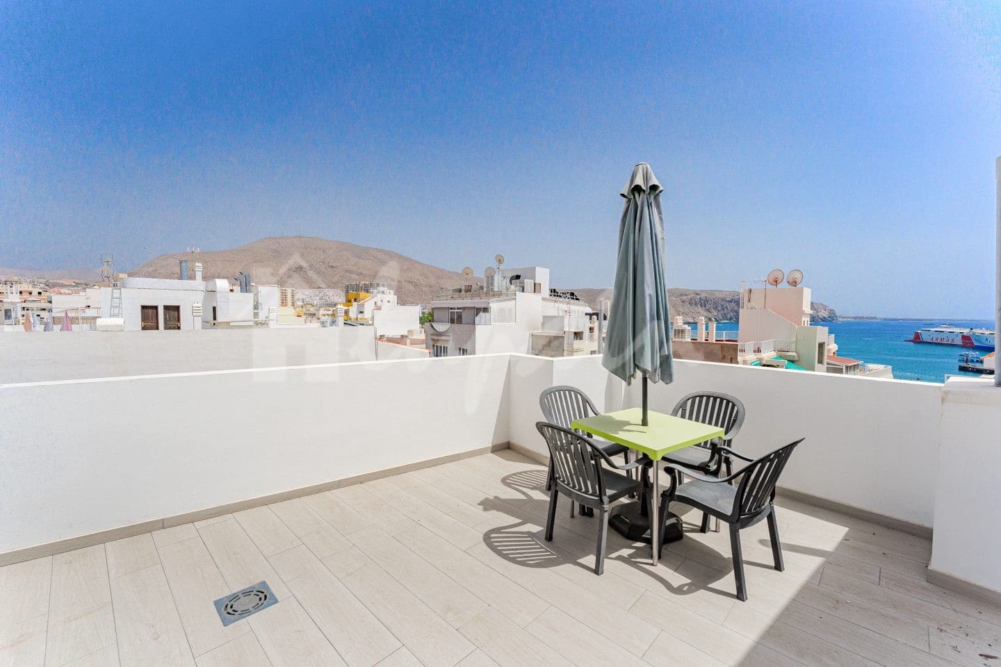 5 bedroom Business for sale in Los Cristianos - € 1,398,000 (Ref: 9146286)