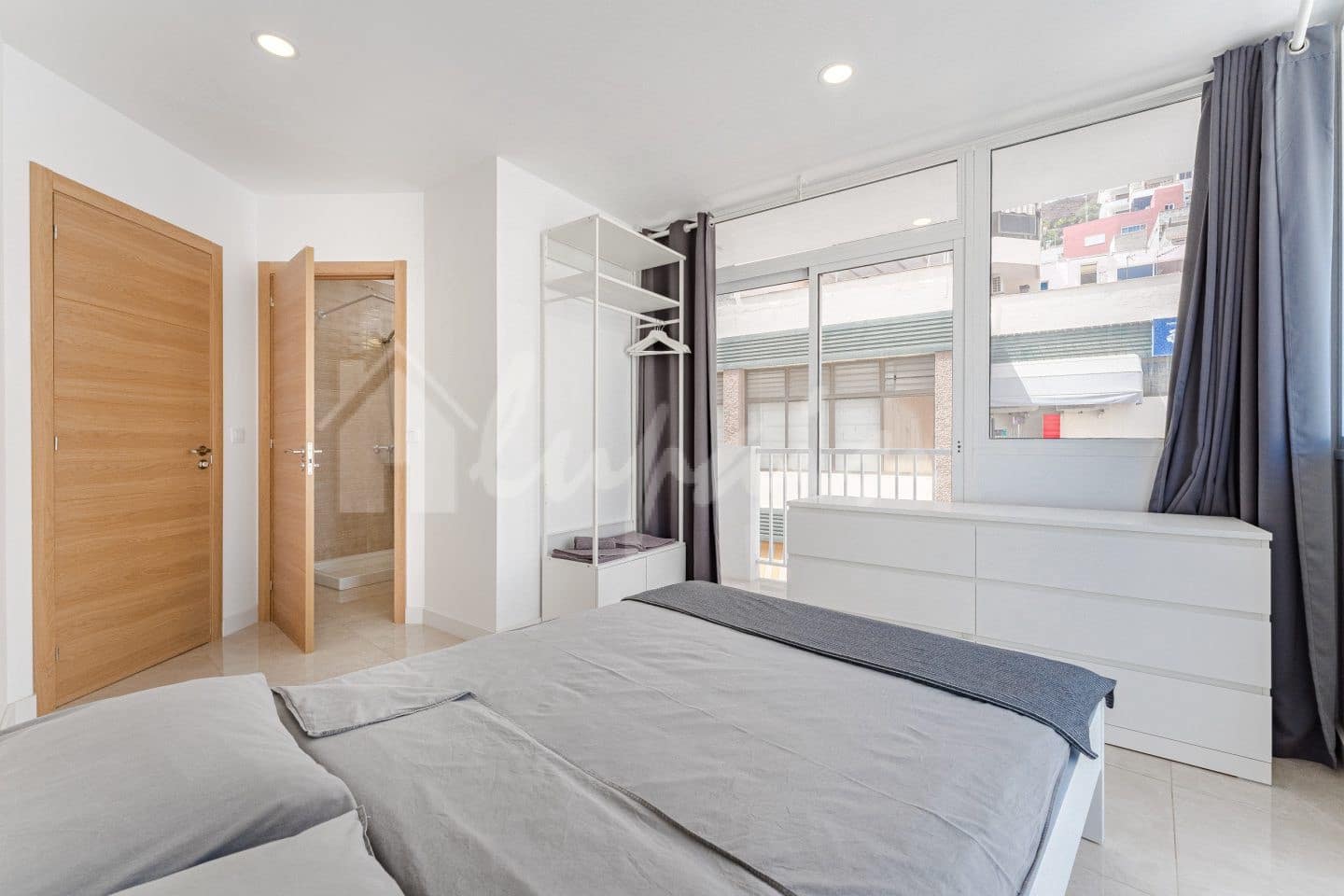 5 bedroom Business for sale in Los Cristianos - € 1,398,000 (Ref: 9146286)