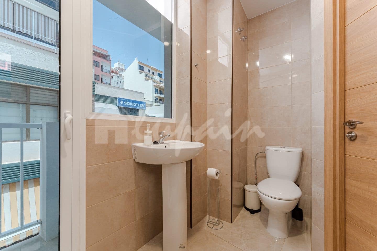 5 bedroom Business for sale in Los Cristianos - € 1,398,000 (Ref: 9146286)