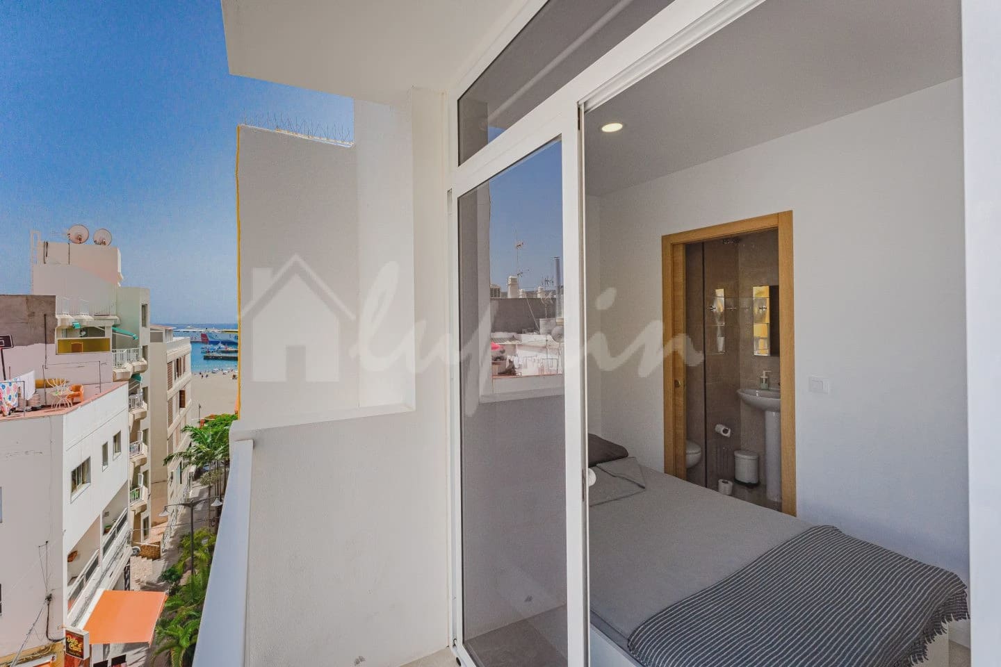 5 soveværelse Virksomhed til salg i Los Cristianos - € 1.398.000 (Ref: 9146286)