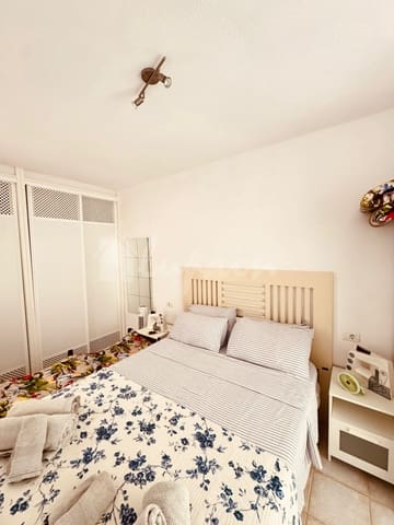 1 makuuhuone Huoneisto myytävänä paikassa Los Cristianos, Arona mukana uima-altaan - 310 000 € (Ref: 9160514)