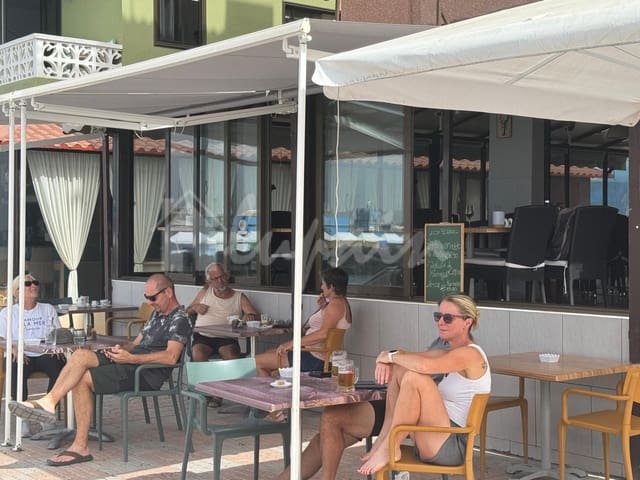 Virksomhed til salg i Las Galletas, Arona - € 95.000 (Ref: 9254206)