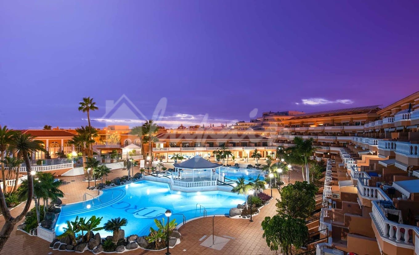 Studio na sprzedaż w Playa de las Americas z basenem - 440 000 € (Ref: 9256207)