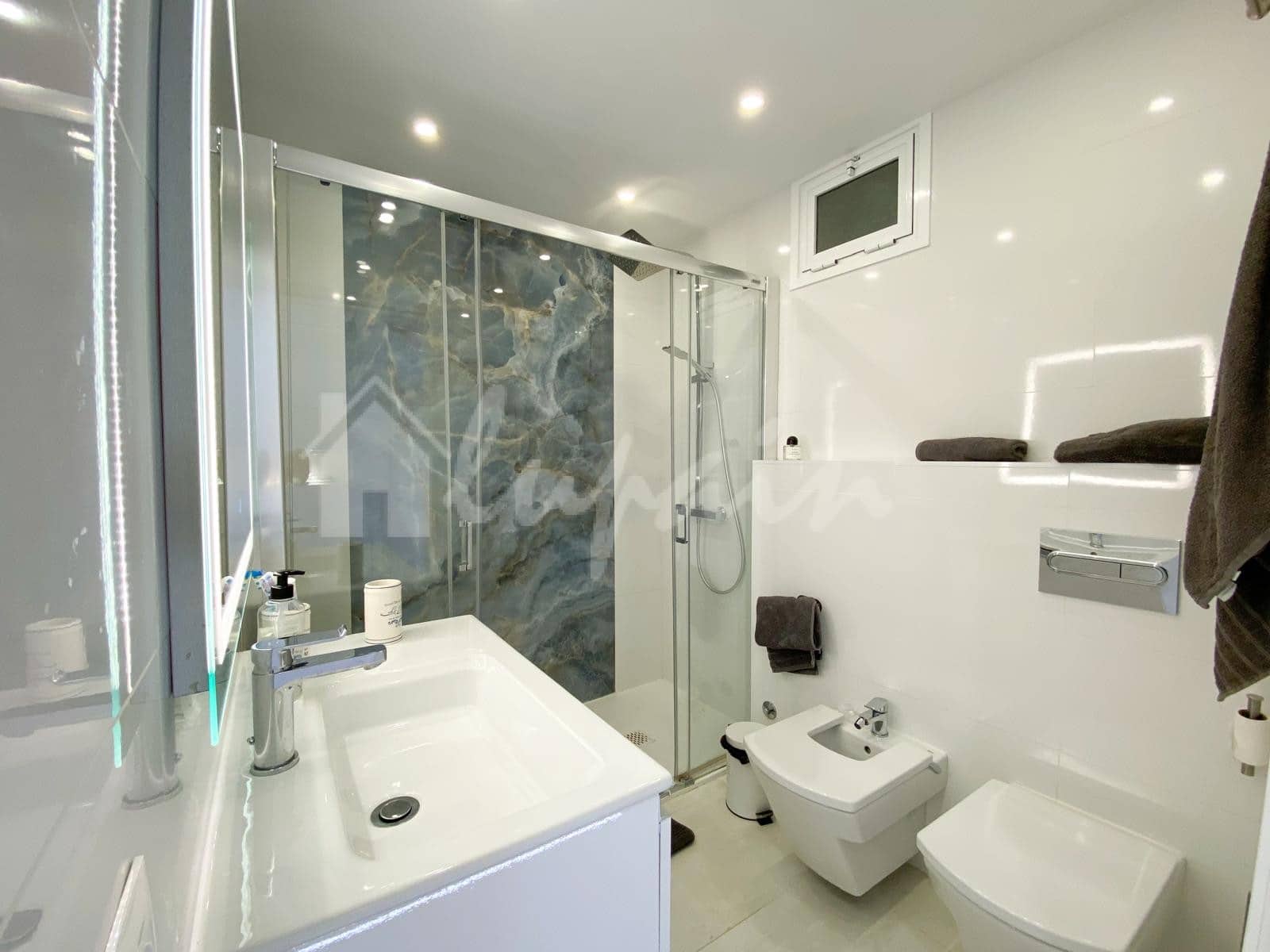 Studio na sprzedaż w Playa de las Americas z basenem - 440 000 € (Ref: 9256207)