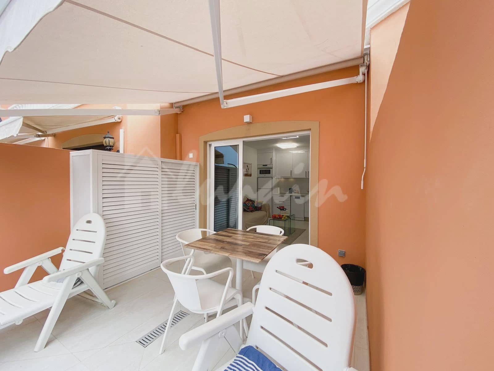 Studio till salu i Playa de las Americas med pool - 440 000 € (Ref: 9256207)