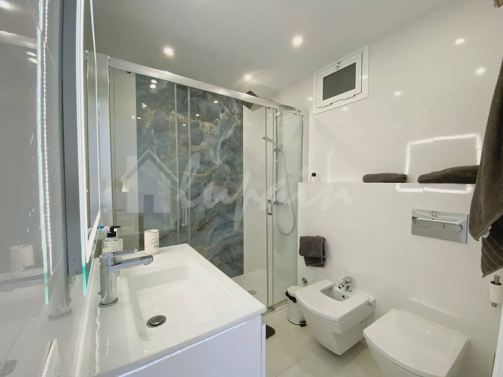 Studio till salu i Playa de las Americas med pool - 440 000 € (Ref: 9256207)