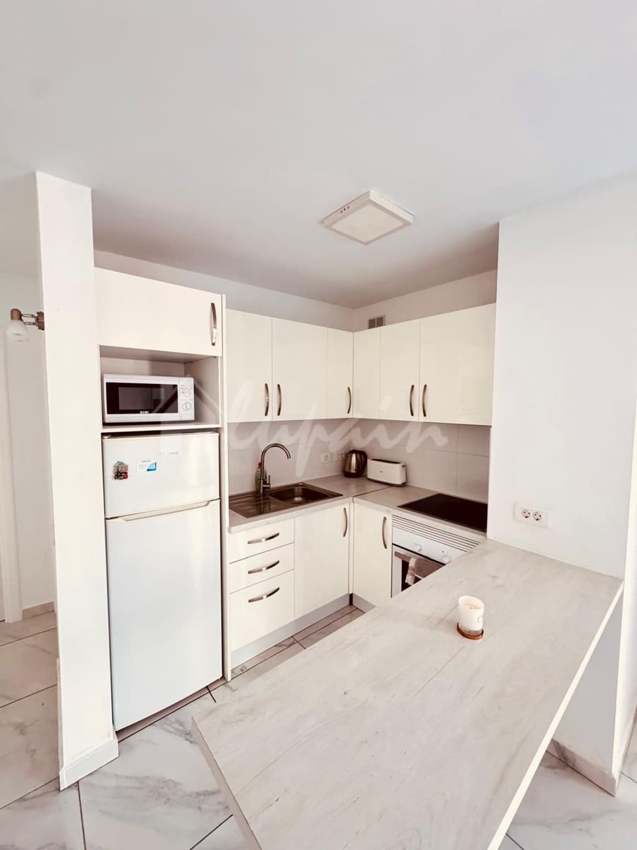 2 sovrum Lägenhet till salu i Los Cristianos med pool - 345 000 € (Ref: 9263559)