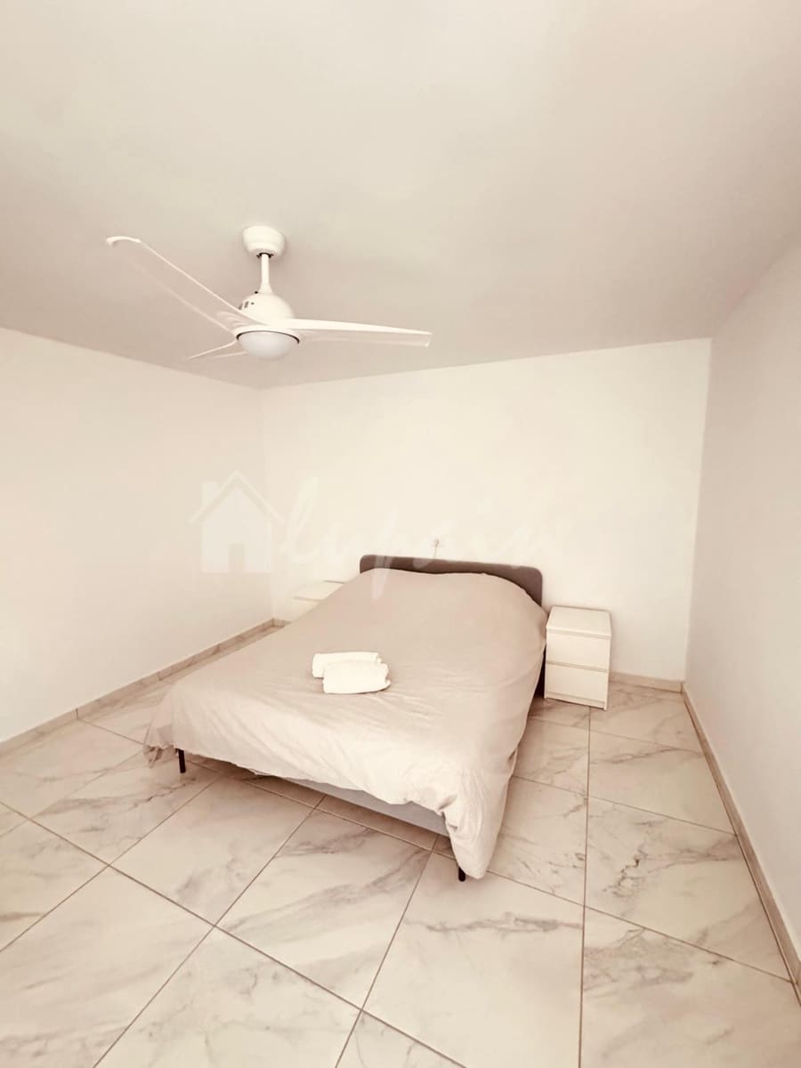 2 sovrum Lägenhet till salu i Los Cristianos med pool - 345 000 € (Ref: 9263559)