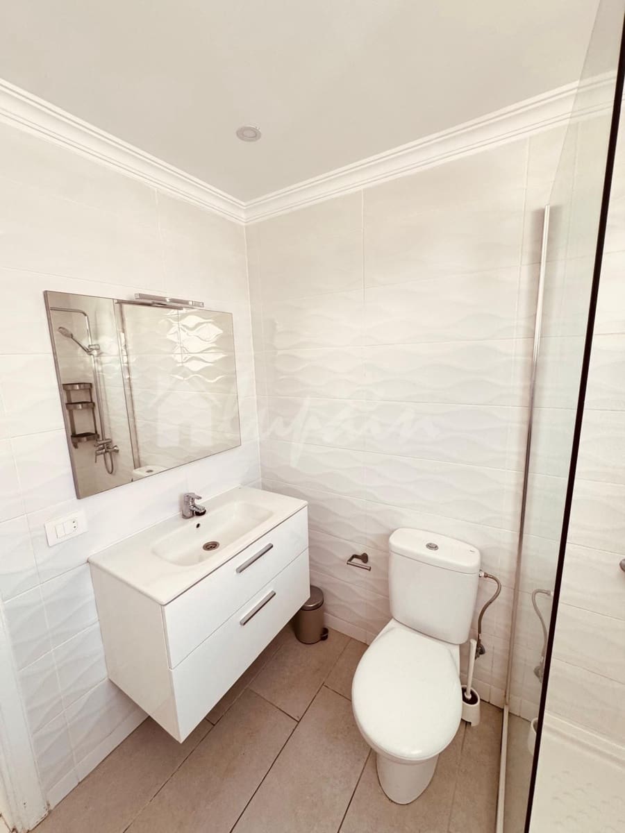 2 sovrum Lägenhet till salu i Los Cristianos med pool - 345 000 € (Ref: 9263559)