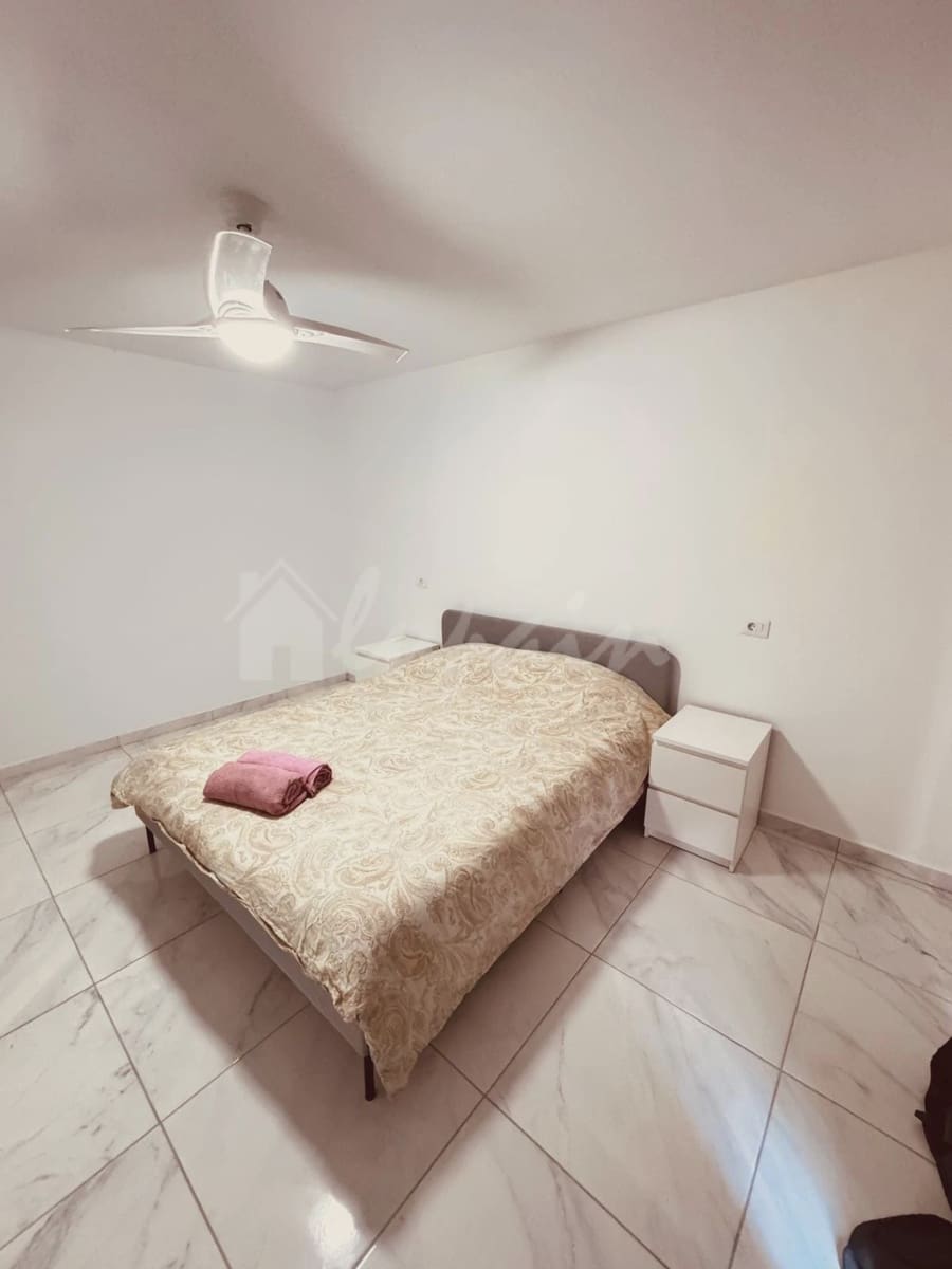 2 sovrum Lägenhet till salu i Los Cristianos med pool - 345 000 € (Ref: 9263559)